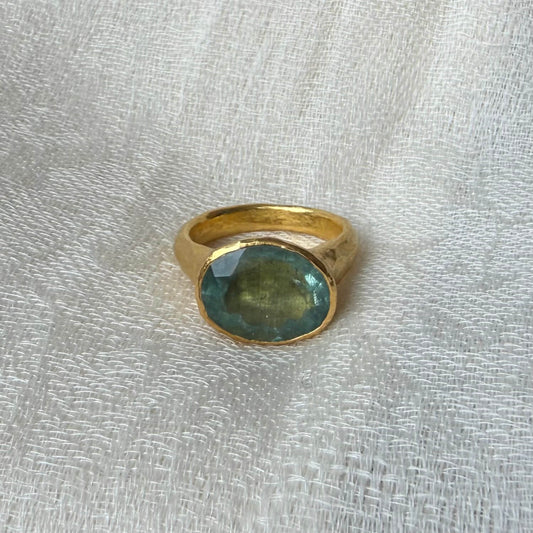 22ct Gold 5ct Natural Aquamarine Hammered Ring | Ram Rijal