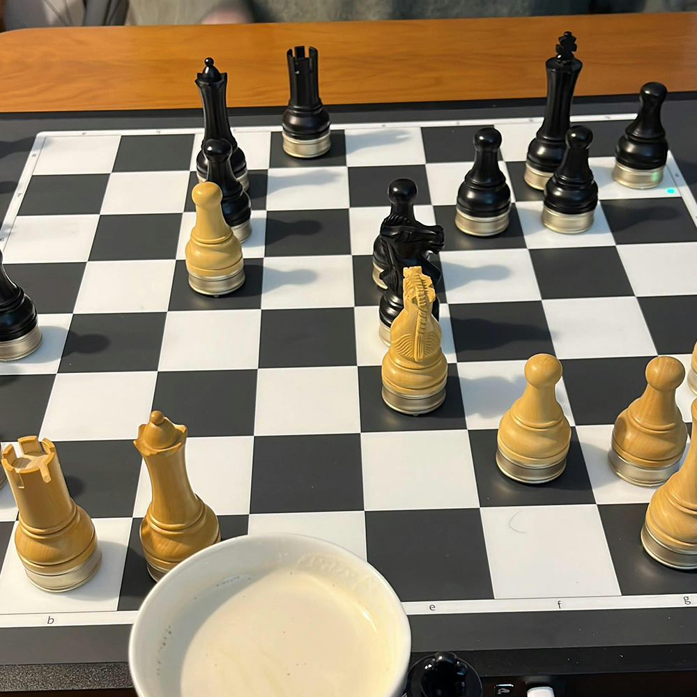Robotic Chessboard with Wooden Pieces | Automatic Moves, AI Engine up to 3200 ELO
